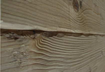 lavorazione artigianale superficie legno